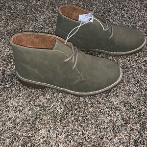 Olive boy boots